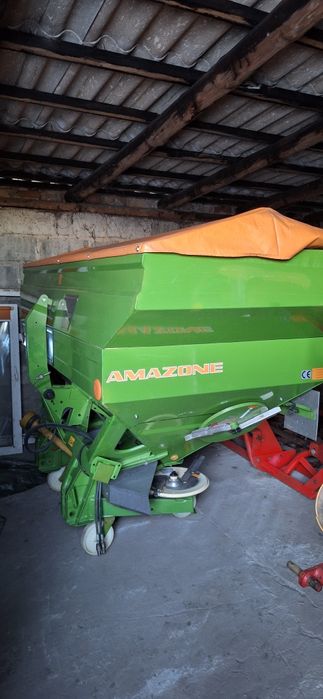 Rosiewacz Nawozu  Amazone Zam Max 3000 Ultra Nie Sulky Rauch Kuhn