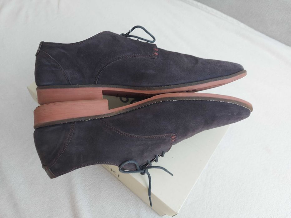 Granatowe półbuty zamszowe Jones Bootmaker „Arkin” Skóra naturalna, rozmiar 43 (UK 9) stan bardzo dobry