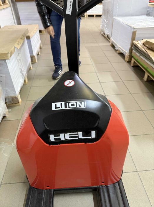 Syndyk sprzeda wózek elektryczny Heli CBD15J-L13