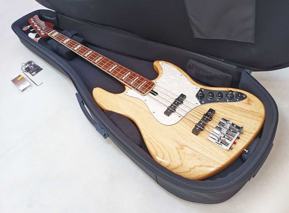 Sire Marcus Miller V8 Ash