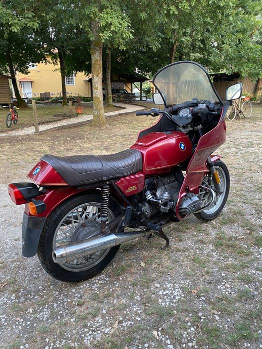 Moto BMW R65 com matrícula nacional