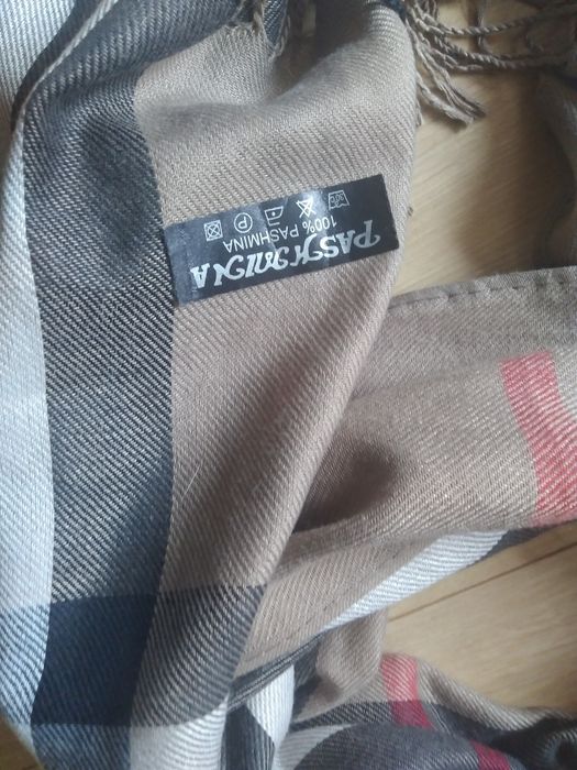 Szal wzór Burberry, 100% kaszmir.