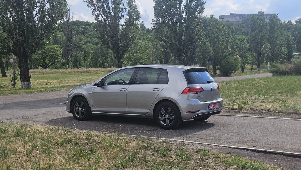 E-GOLF 36 квт. 18р.свіжий 117т.км.  рідна фарба