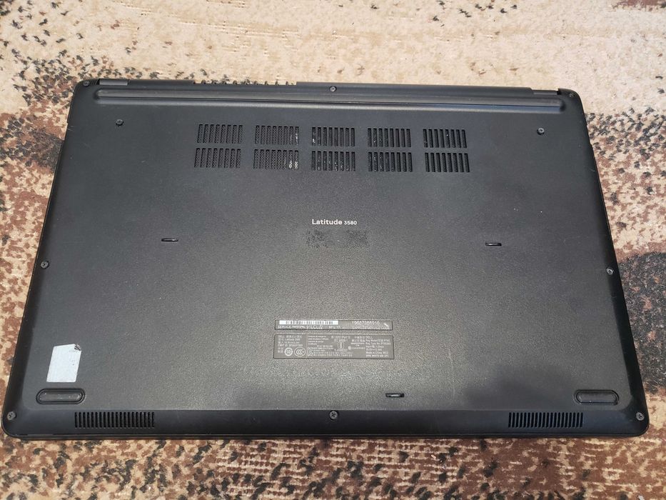 Dell Latitude 3580 15.6" FullHD Core i5 256GB SSD 8GB DDR4 WebCam