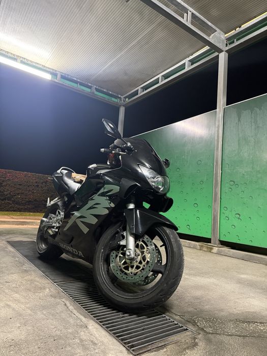 Vendo ou troco honda cbr600f4