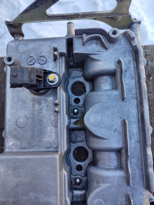 Кришка клапанів мерседес спринтер 2.2