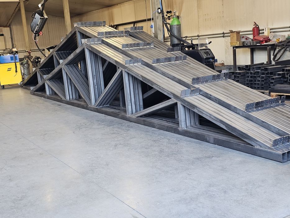 Hala magazyn garaż konstrukcja kratownica dźwigary słupy 8x12x4 laser