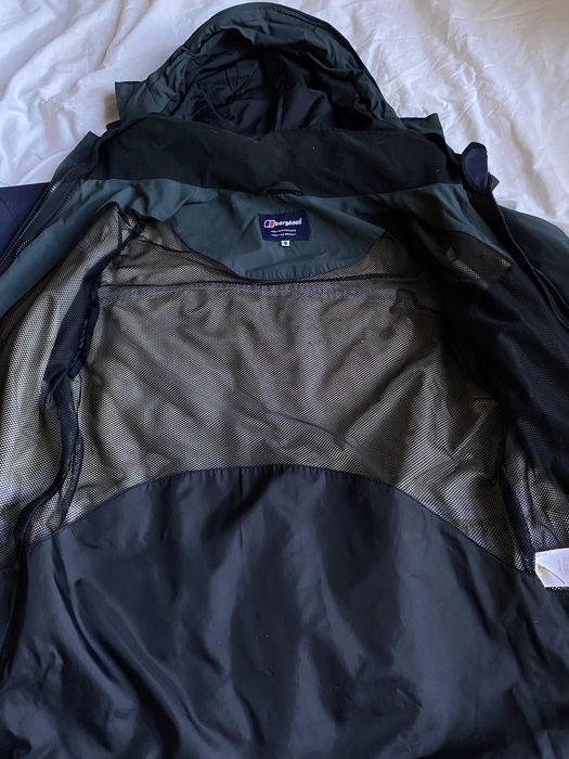 Berghaus gore tex вітровка пуховик