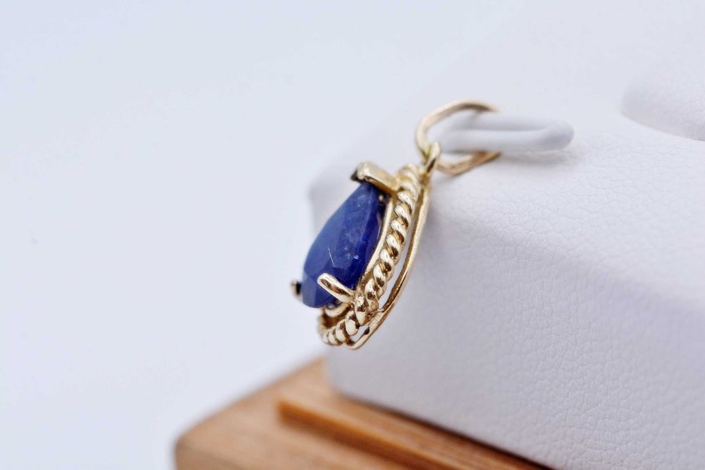 Piękna zawieszka ze złota 585 z dużym niebieskim szafirem łezka 1,35ct