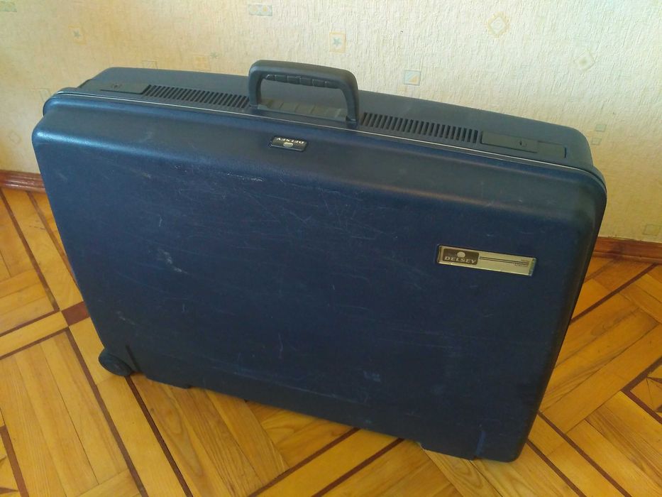 Чемодан DELSEY из поликарбоната Франция, противоударный.Валіза. Сумка.