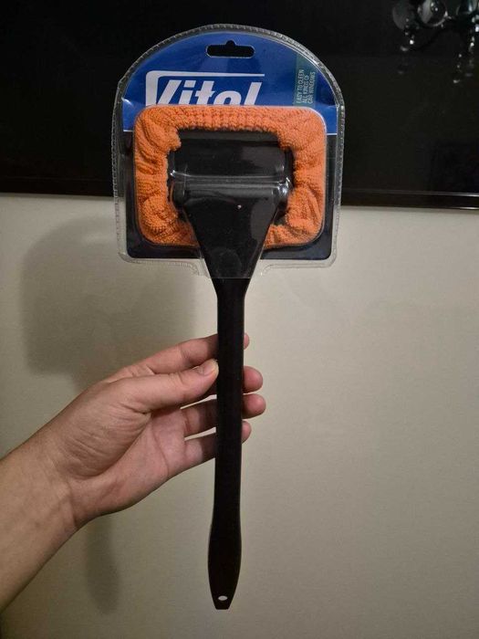 Чистящая щётка для мытья стёкол автомобилей Vitol