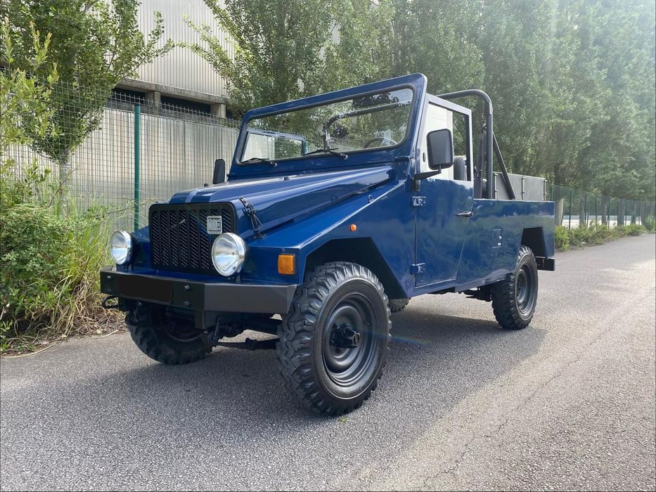 UMM 2.3 turbo diesel 8 lugares