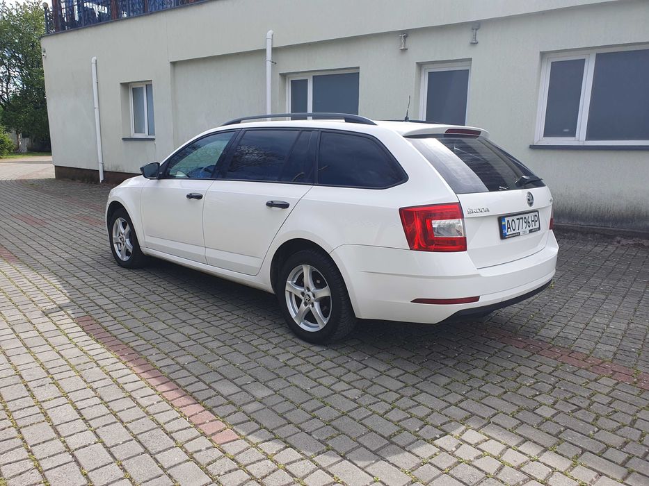 Skoda 2017 1.6 дизель, автомат