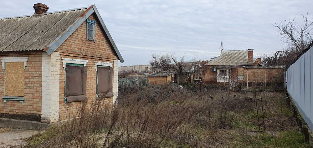 Продам Дом в районе Института (под реконструкцию)