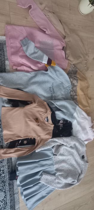 Bluzki oddam za symboloczne 30 zl