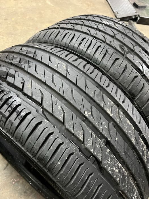 Para opon letnich 245/40/19 semperit