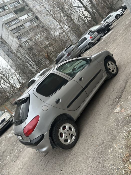 Продам Peugeot 206 на автомате