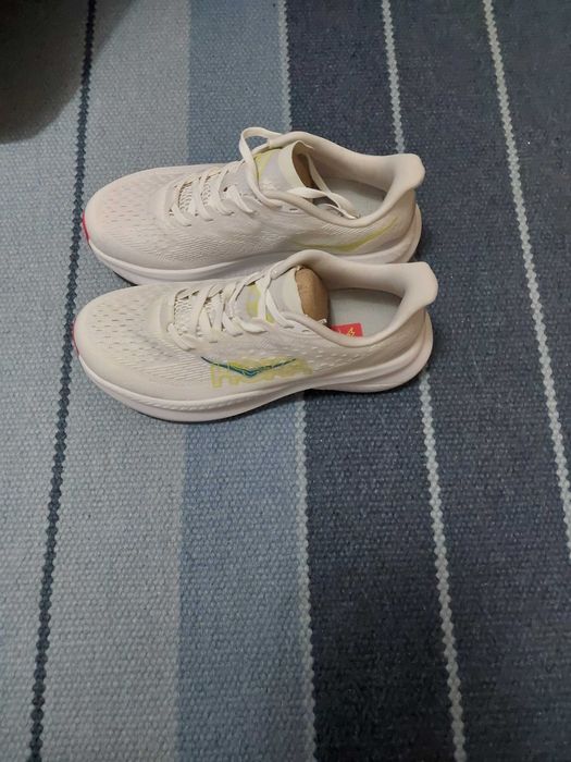 Ténis hoka novos