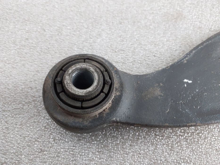 Braço de suspensão trás esquerdo FORD Focus III