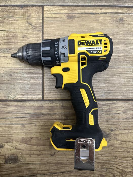Wiertarko-wkrętarka DeWalt 70Nm DCD791 - 2024r.