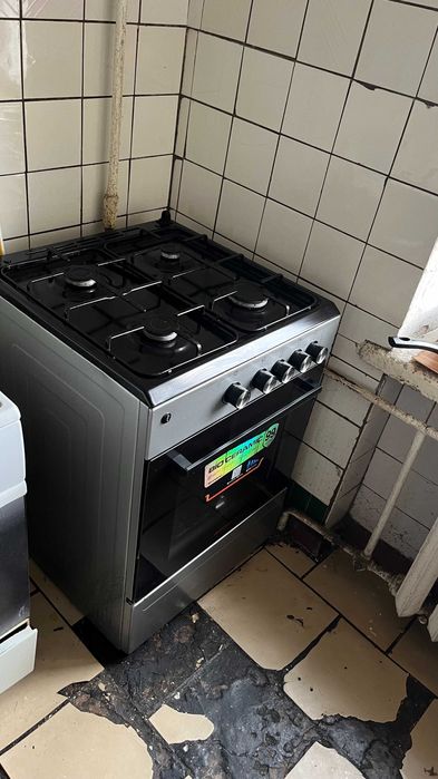 Здам кімнату в комунальній! квартирі на довгостроковий період