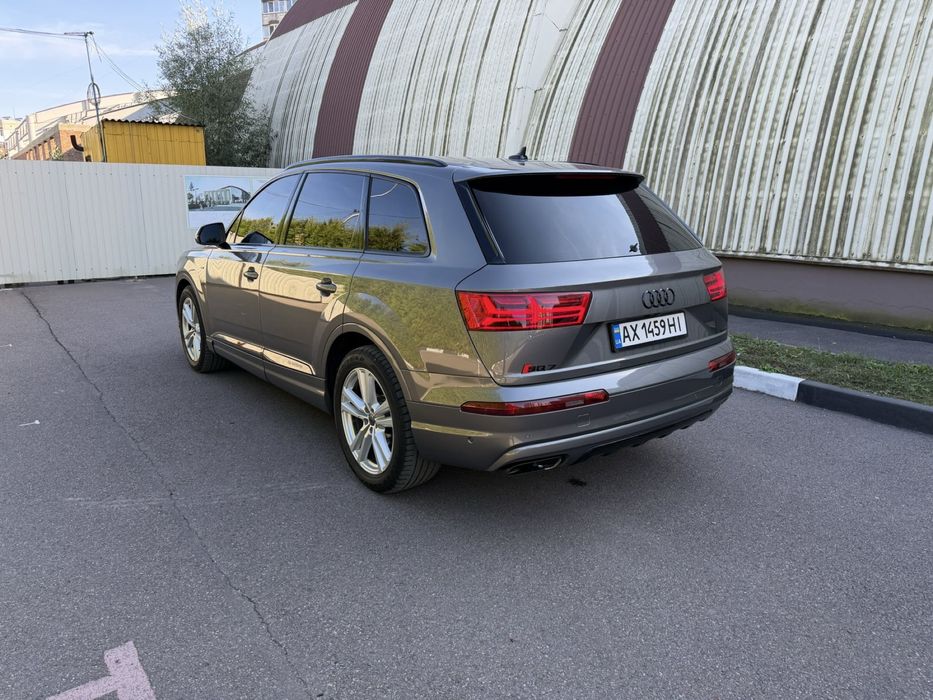 продам авто Audi Q7