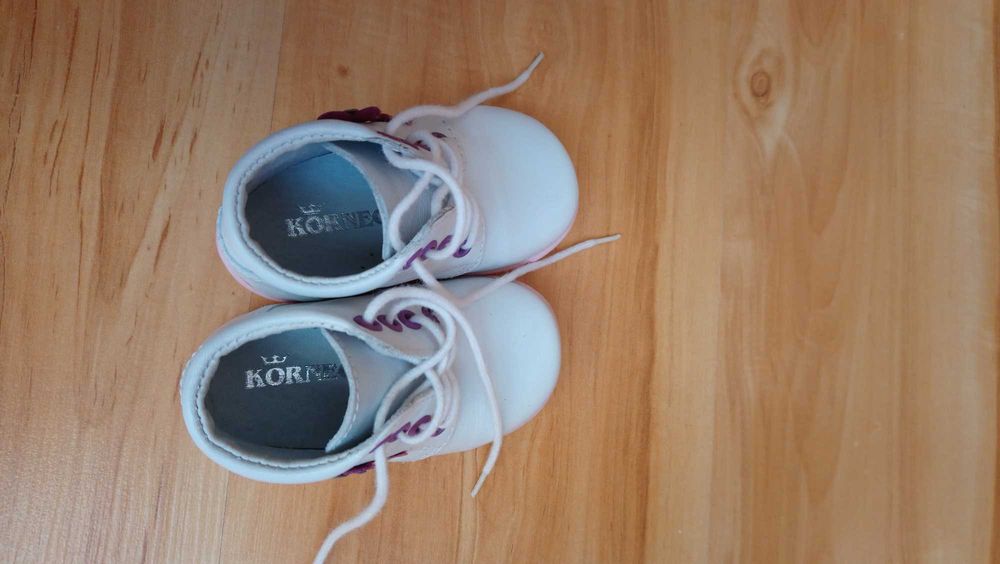 Buciki Kornecki rozmiar 18, białe