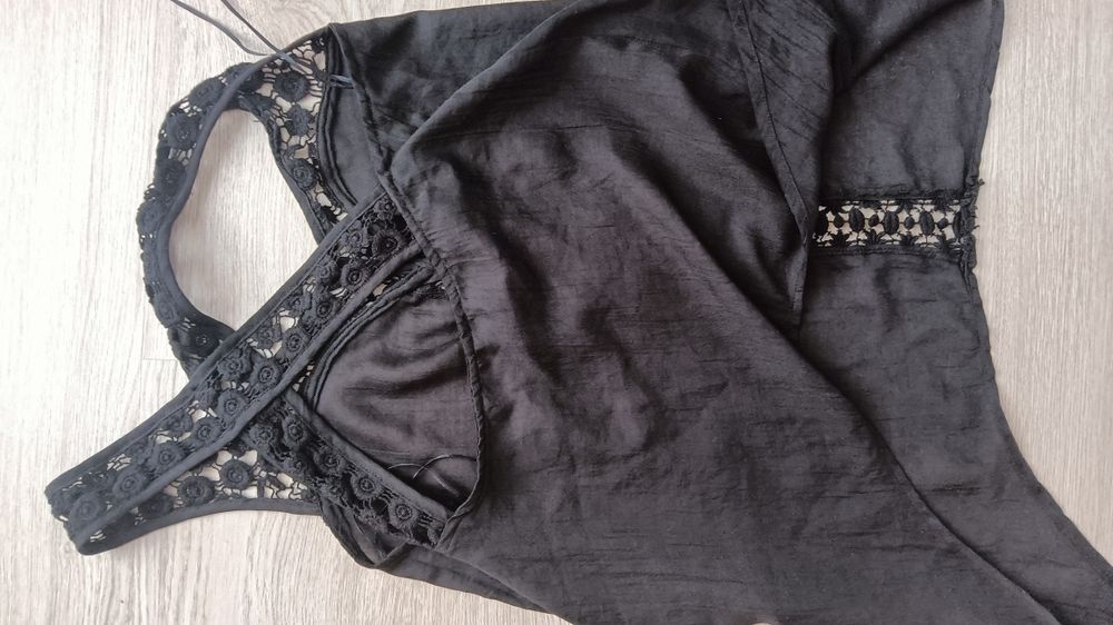 Top da Guess para senhora