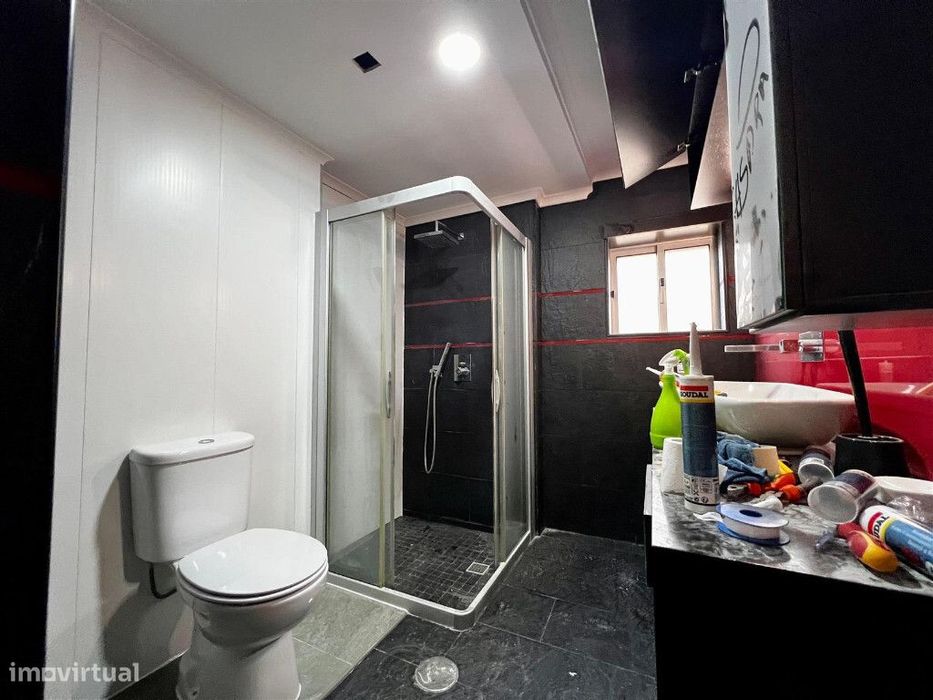 Apartamento T3 com aparcamento em zona de Coselhas