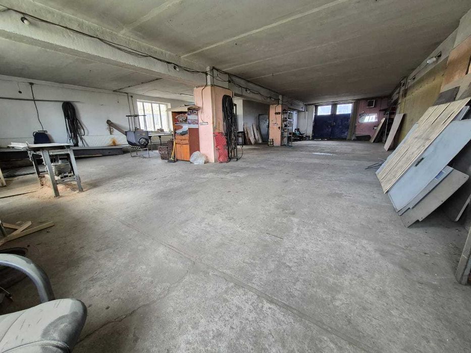 1800м2 приміщення + 30сот землі