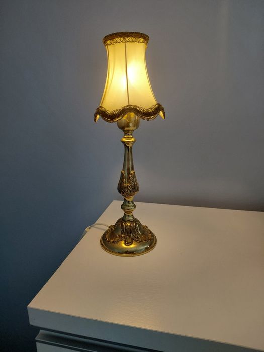 Lampka  stołowa mosiężna.