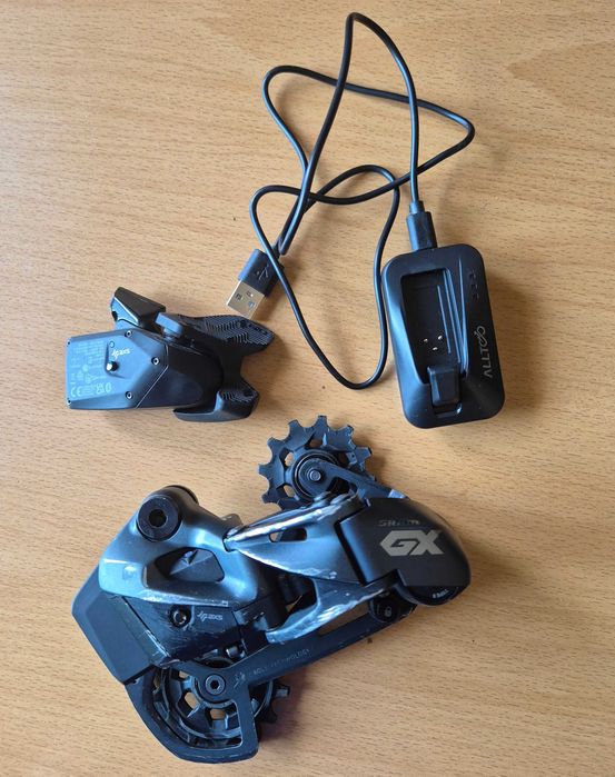 Przerzutka/manetka Sram GX AXS bateria ładowarka