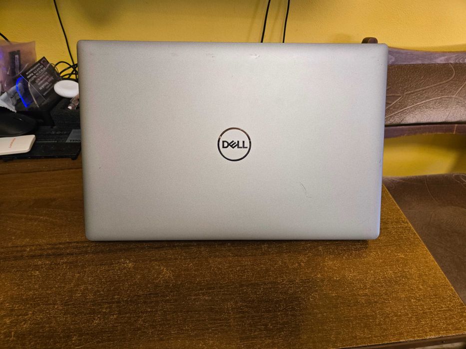 DELL Latitude 5530