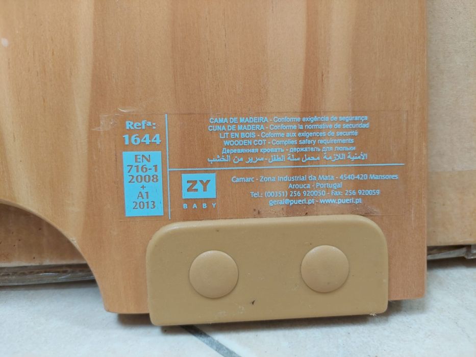 Cama de criança com grades