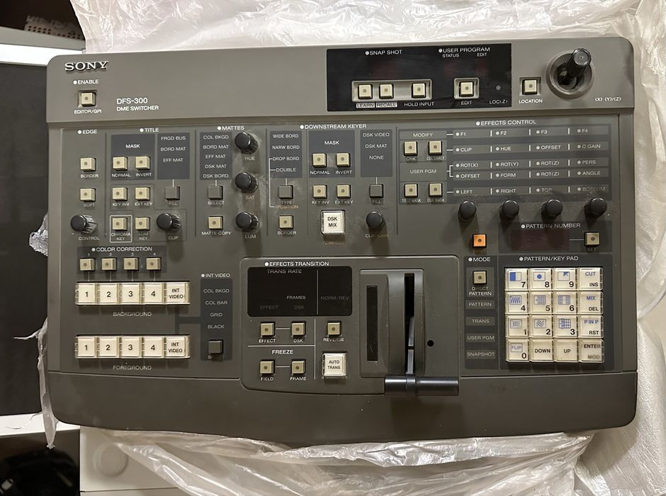 Продам видеомикшер SONY DFS-300