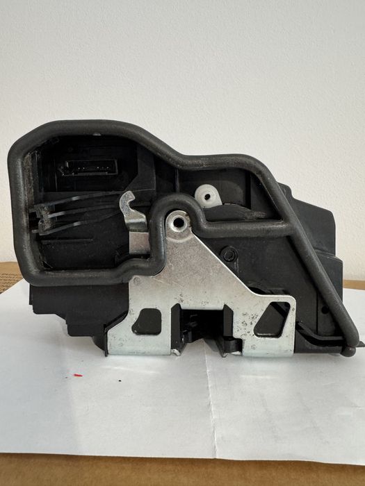 Zamek drzwi prawy przód BMW E60/61