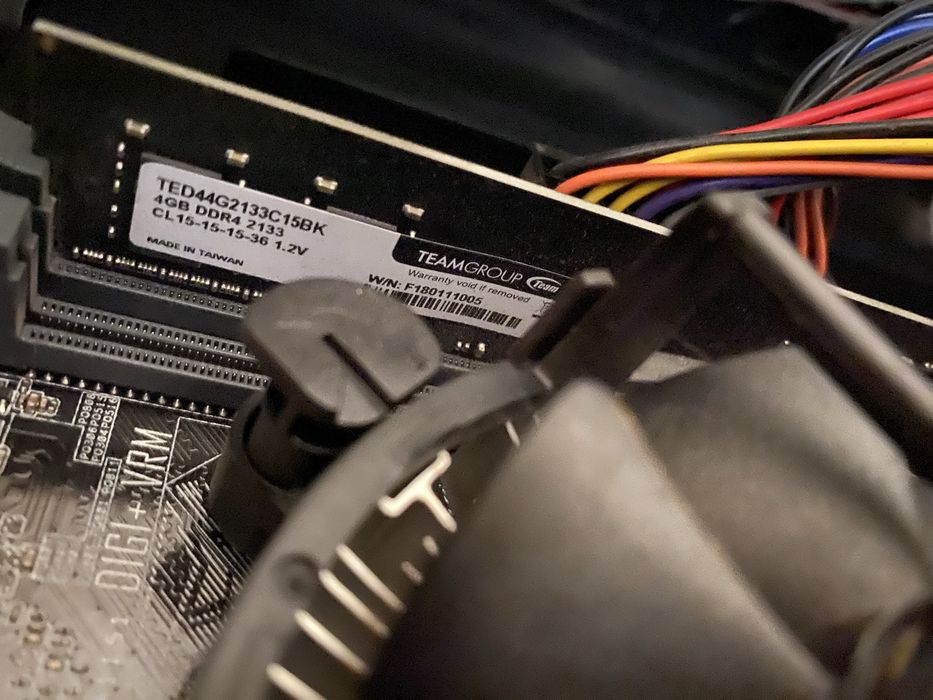 Комплект Материнская плата ASUS H110M-K + Intel Core i3-6300 + 4GB DDR4