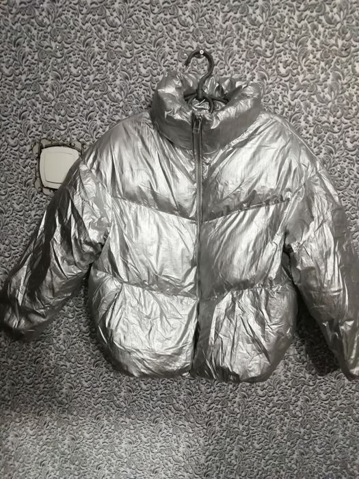 Продам курточку девочка