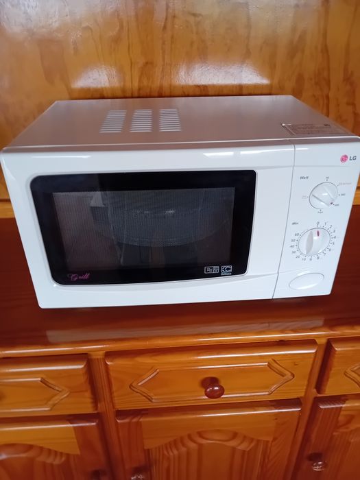 Micro-ondas marca LG com grill