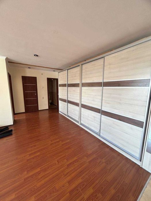 Трикімнатна квартира на Прибузькій.Будинок 2007року.