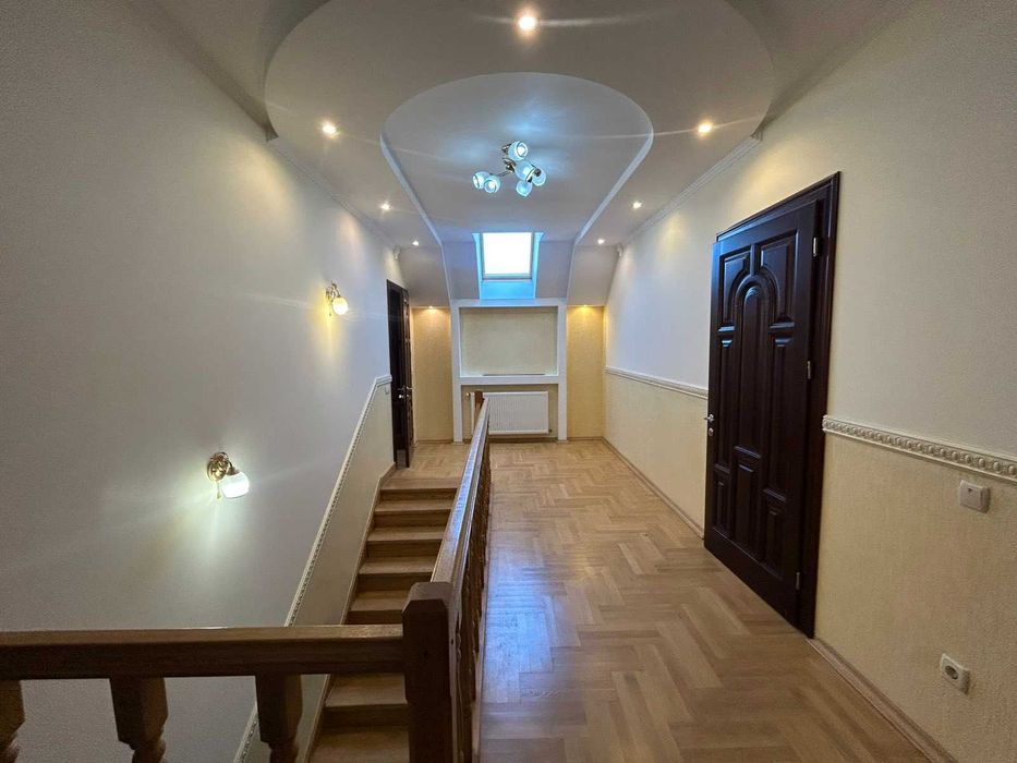 ПРОДАЖ Будиноку  з ЯКІСНИМ  ремонтом та меблями!!!