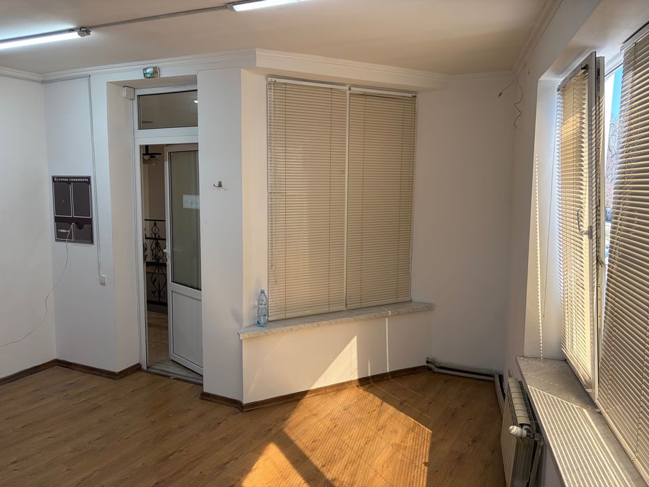 Сдам офис 20 м2 Таирова. Свет есть всегда. Коммуналка входит в аренду