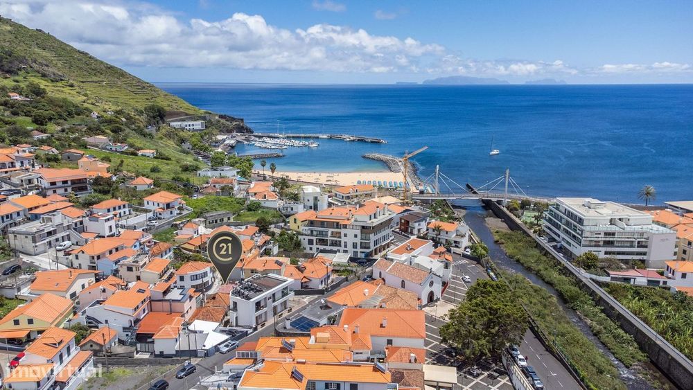 Moradia para recuperar, em zona histórica de Machico - Madeira