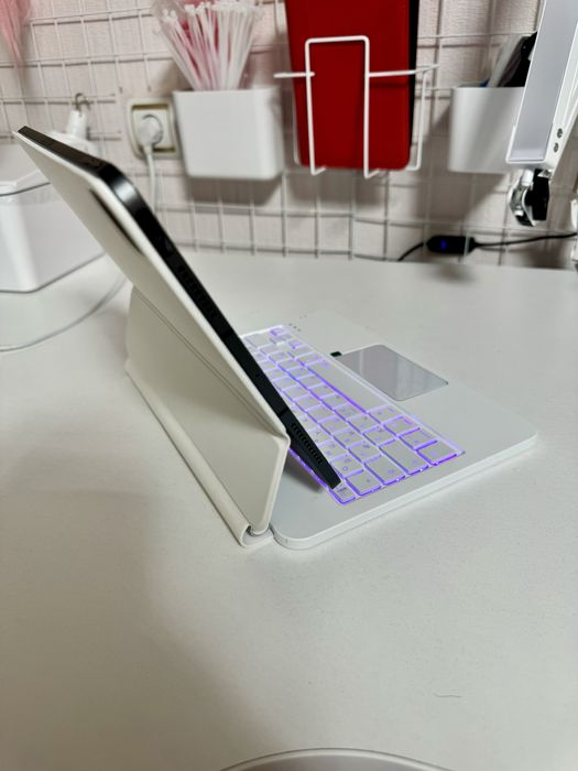 Apple Magic Keyboard для iPad Air и Pro 11