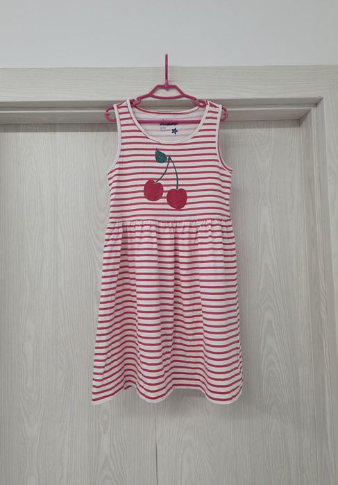 YoungStyle sukienka na ramiaczkach r. 122/128