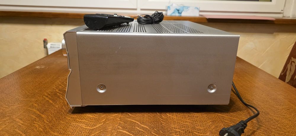 Amplituner Onkyo TX -SR606 i adapter