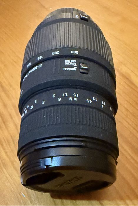 Objetiva Sigma 70-300mm. 4-5,6 DG Nikon  Macro