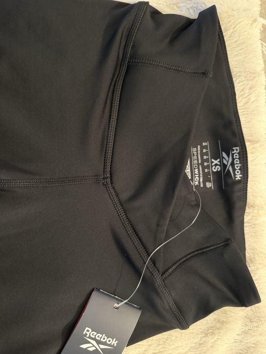 Vendo leggings Reebok novos