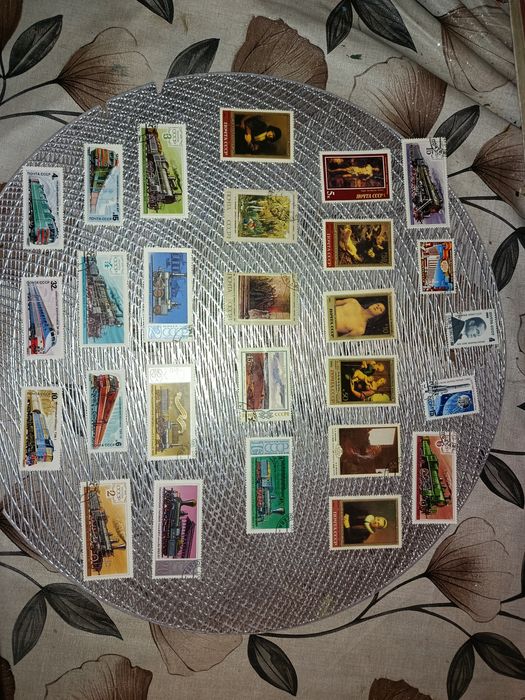 Банкноти, марки, монети