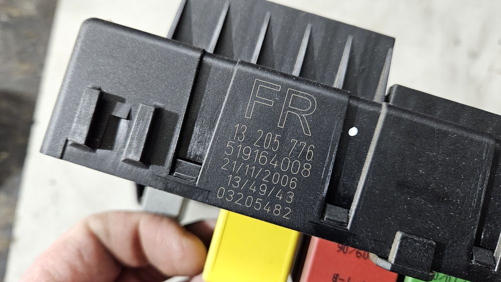 Moduł sterownik komputer rec bsi skrzynka opel vectra c signum FR
